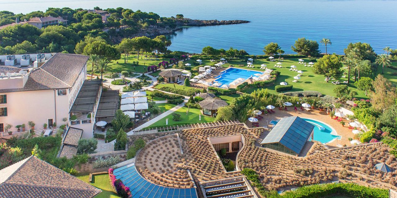 The St. Regis Mardavall Mallorca Resort