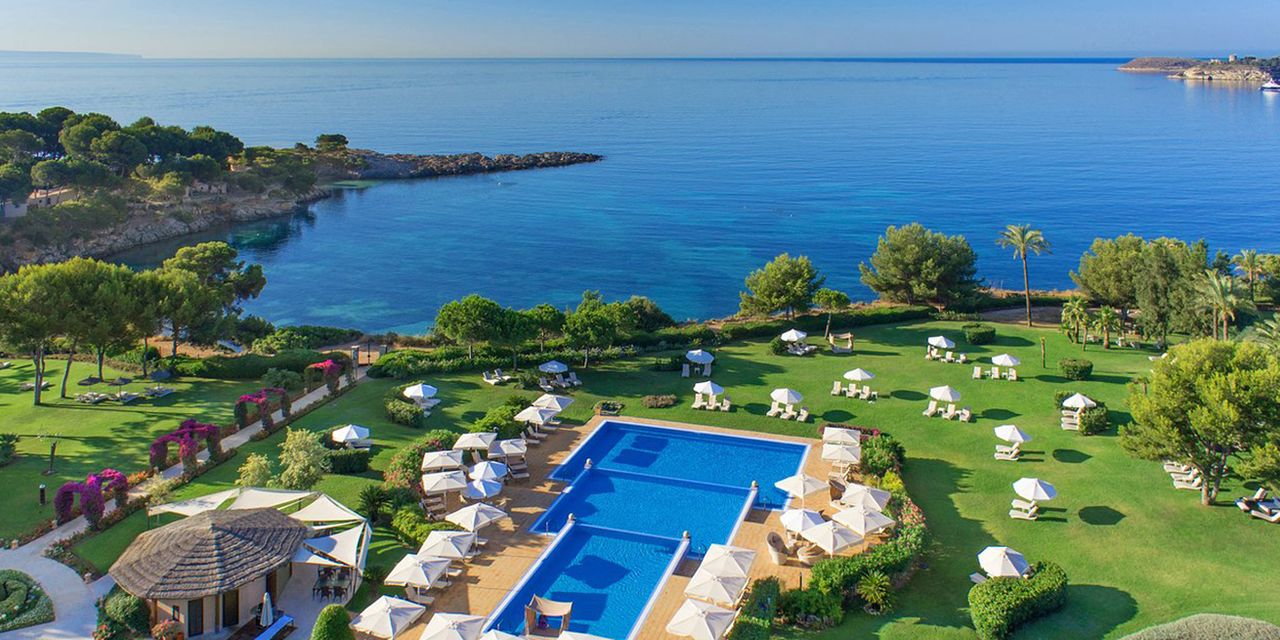 The St. Regis Mardavall Mallorca Resort