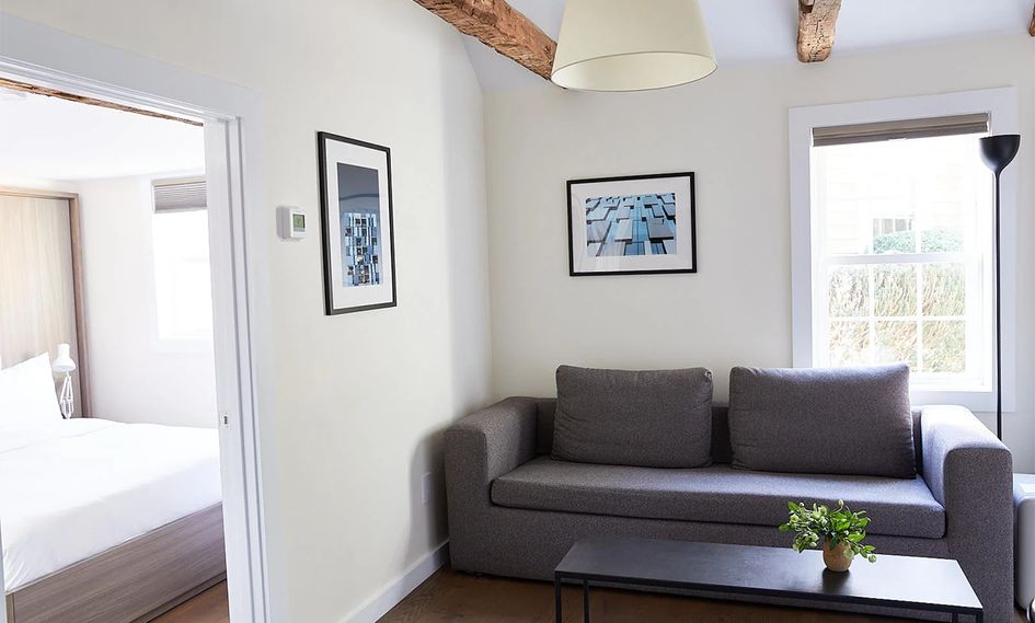 The Roundtree, Amaganset