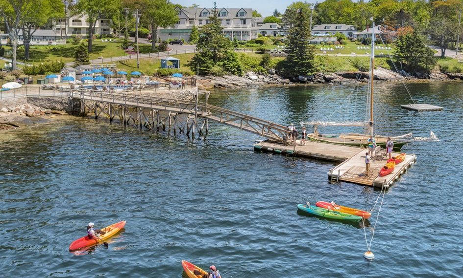 Spruce Point Inn Resort & Spa