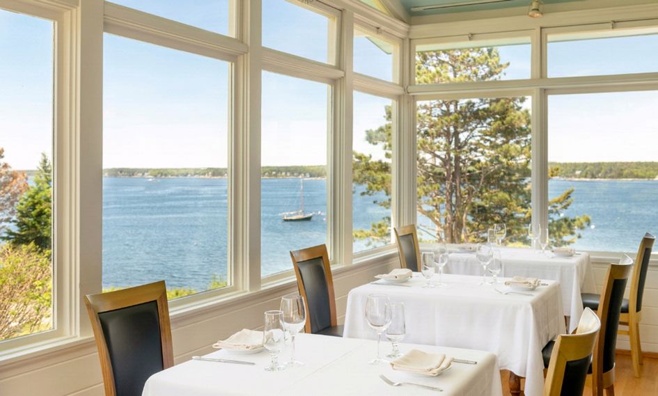 Spruce Point Inn Resort & Spa