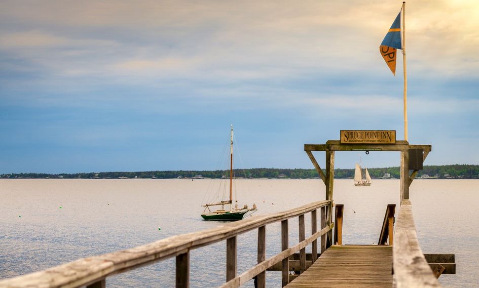 Spruce Point Inn Resort & Spa