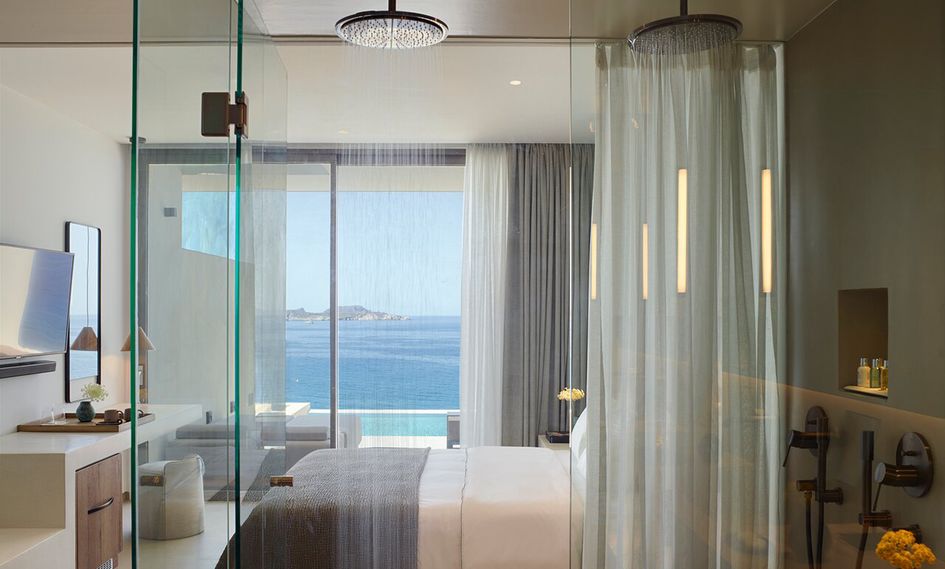 White Coast Pool Suites