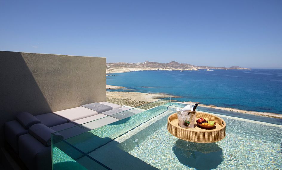 White Coast Pool Suites