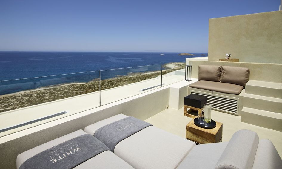 White Coast Pool Suites