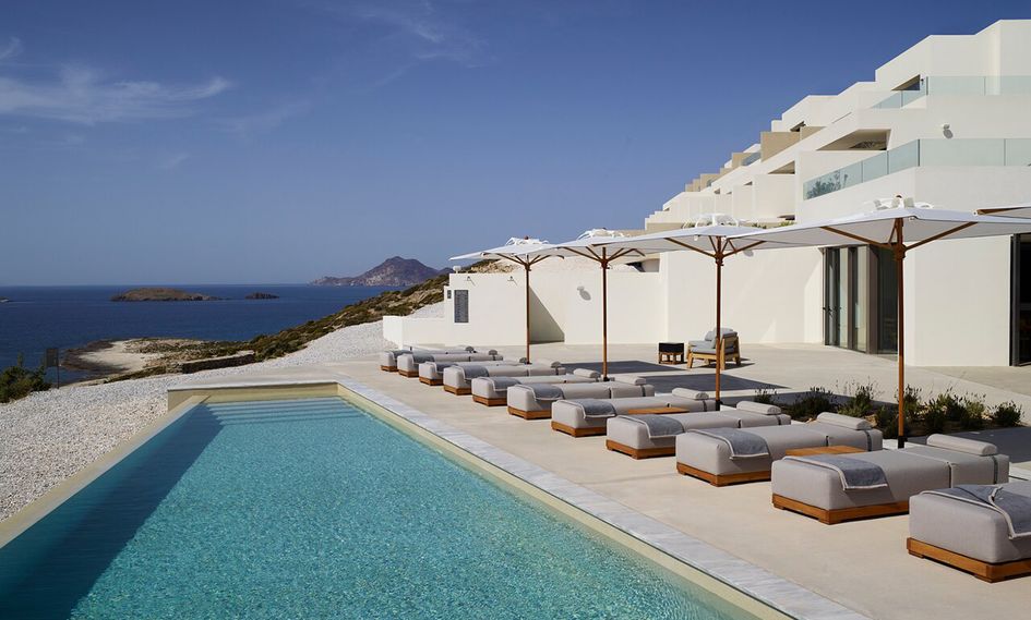 White Coast Pool Suites