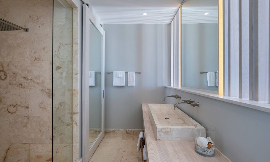 Alaia Belize, Autograph Collection