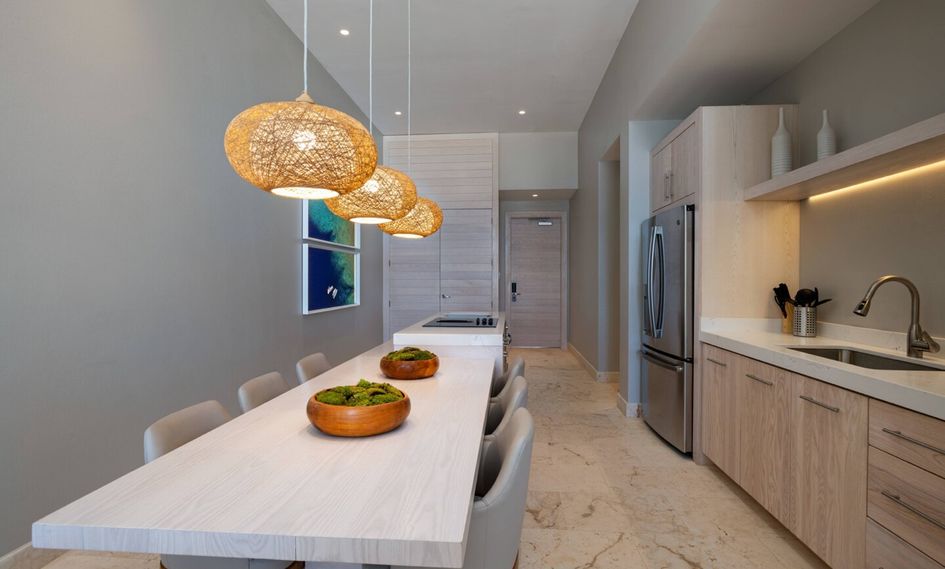 Alaia Belize, Autograph Collection