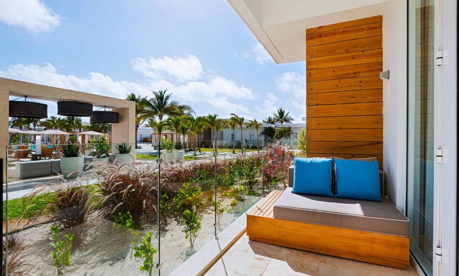 Alaia Belize, Autograph Collection