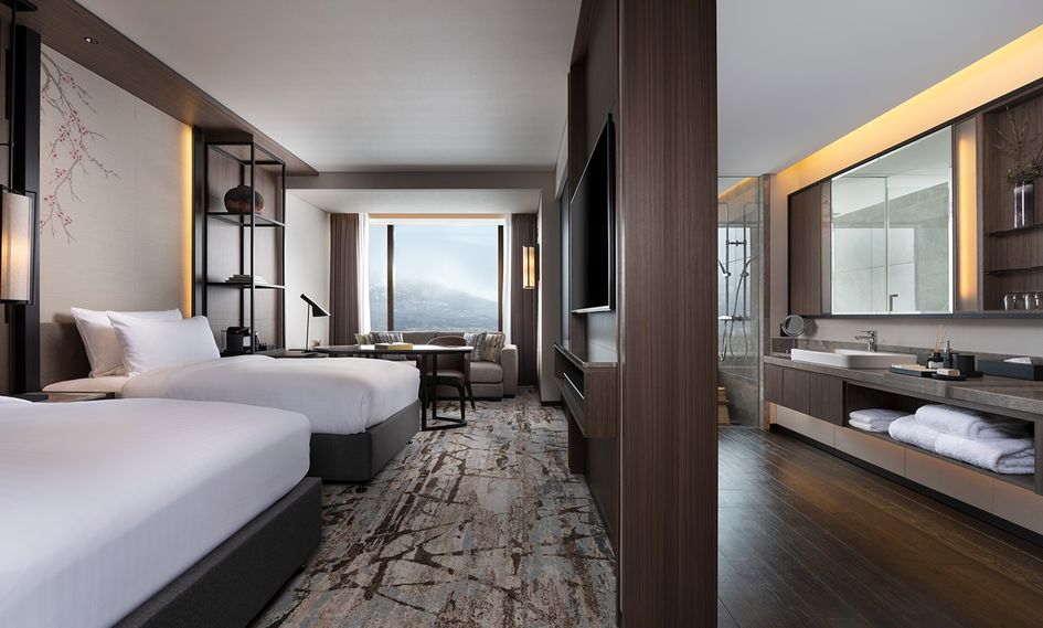 Higashiyama Niseko Village, A Ritz-Carlton Reserve