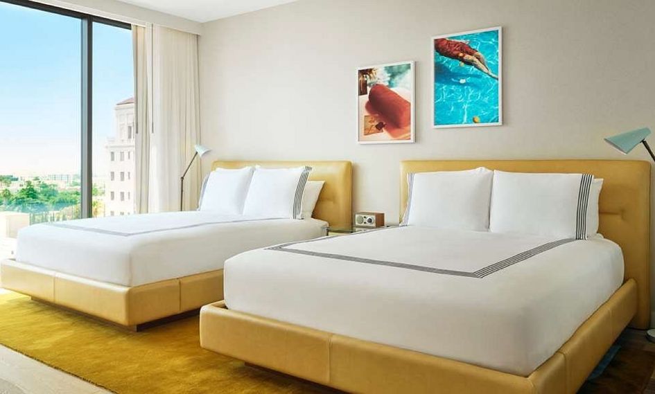 The Hollywood Grande, Autograph Collection