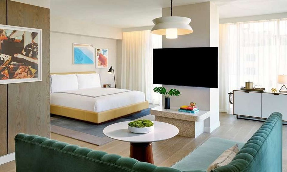 The Hollywood Grande, Autograph Collection