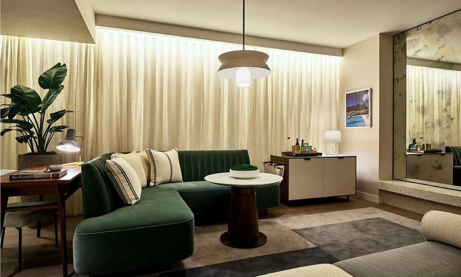 The Hollywood Grande, Autograph Collection