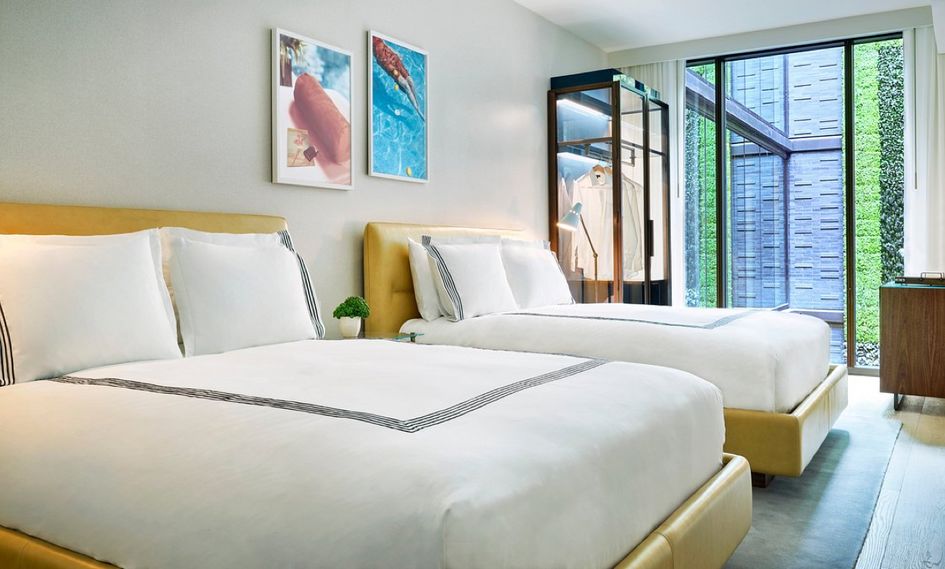 The Hollywood Grande, Autograph Collection