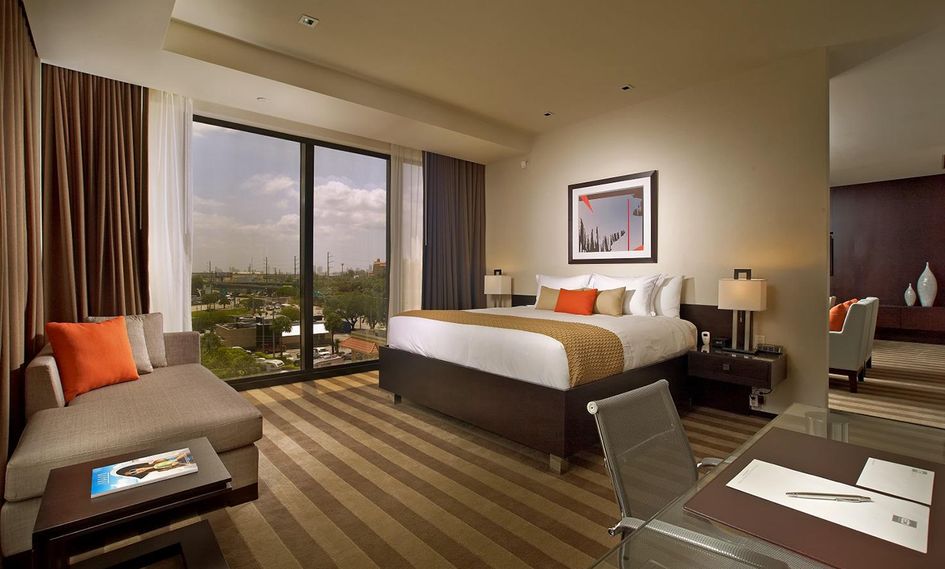 EB Hotel Miami Airport