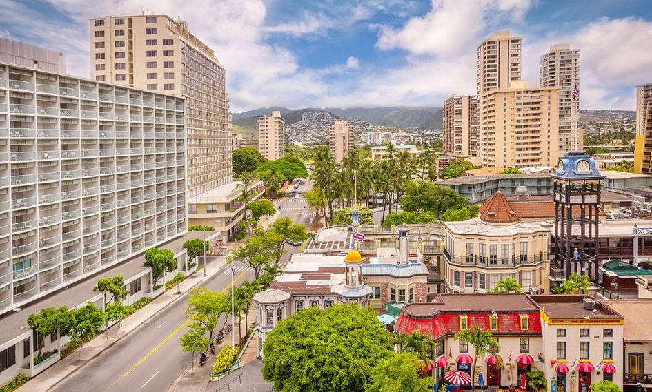 Hyatt Regency Waikiki Beach Resort & Spa