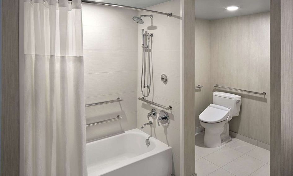 Hyatt Regency Waikiki Beach Resort & Spa