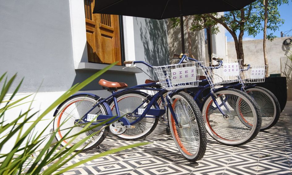 Diez Diez Collection