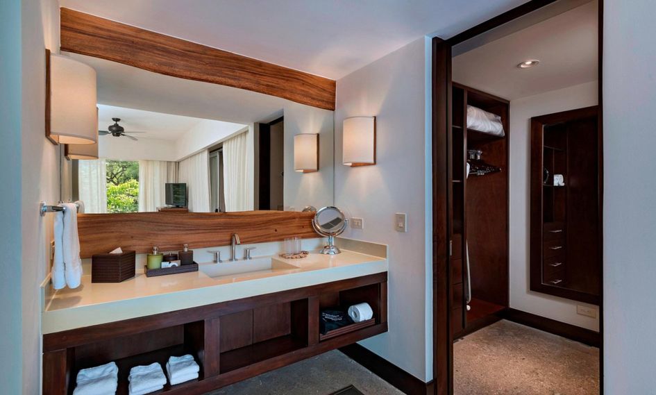 El Mangroove, Autograph Collection