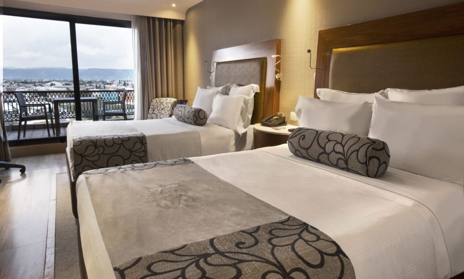 HS HOTSSON Hotel Leon