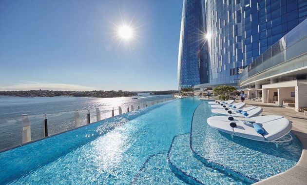 what makes a 4 star hotel australia