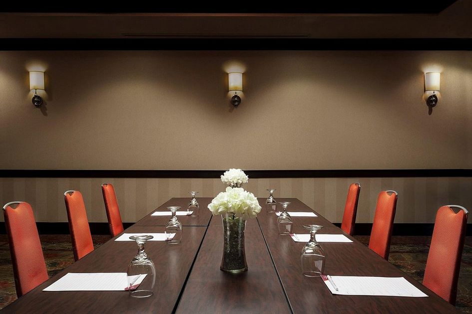 Crowne Plaza Anchorage-Midtown, an IHG Hotel