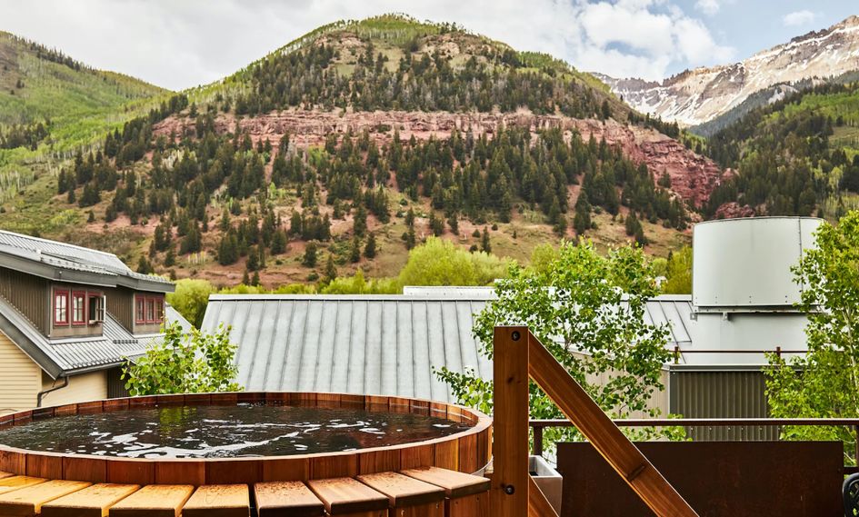 Element 52, Auberge Resorts Collection