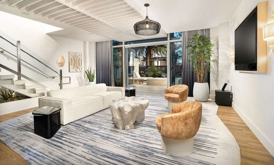 Virgin Hotels Las Vegas, Curio Collection by Hilton