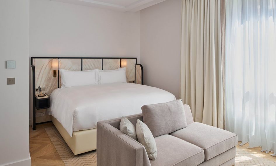 Carlton Cannes, A Regent Hotel