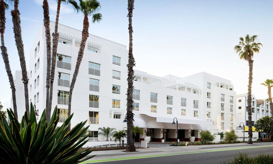 Sandbourne Santa Monica, Autograph Collection