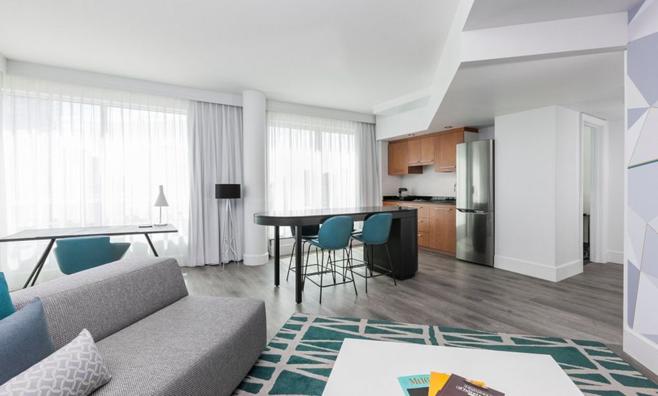 Warwick Le Crystal - Montreal