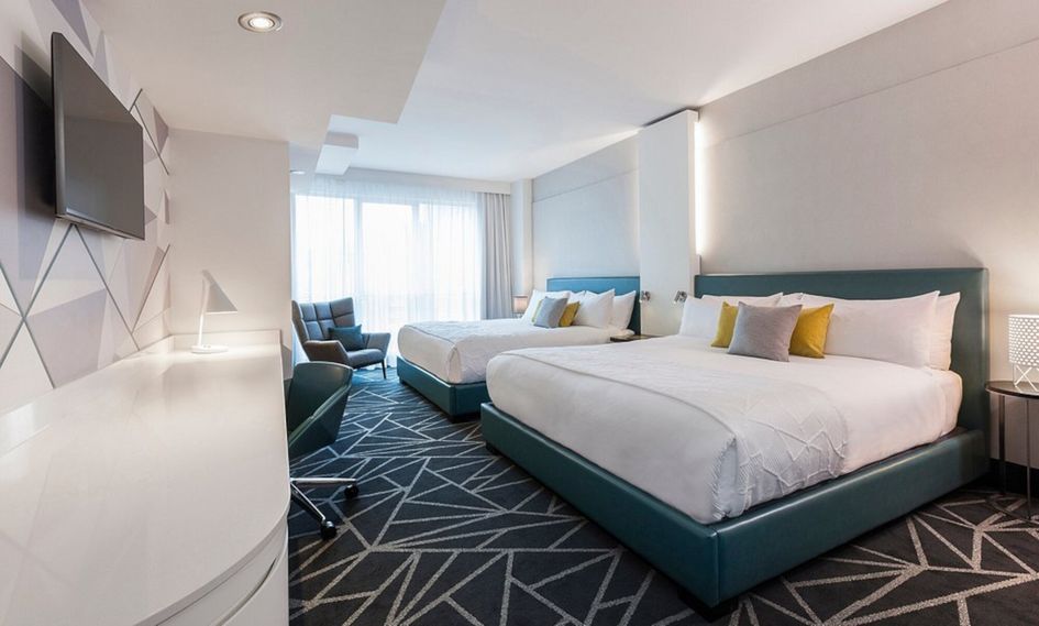 Warwick Le Crystal - Montreal