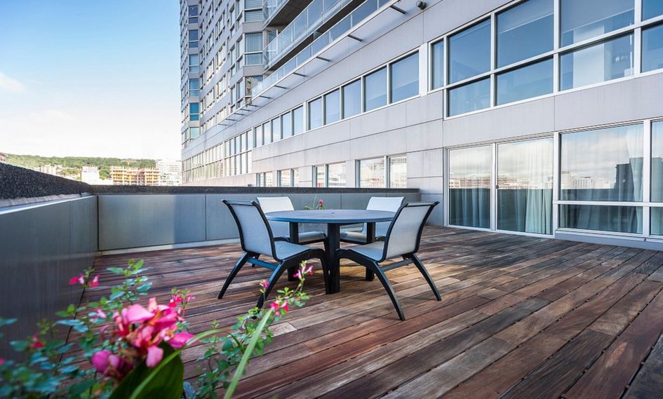 Warwick Le Crystal - Montreal