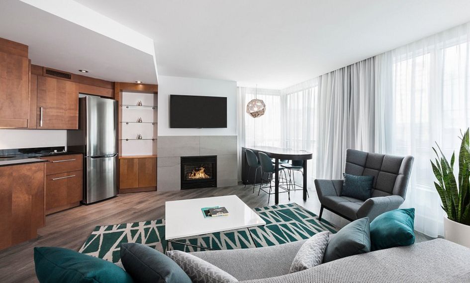 Warwick Le Crystal - Montreal