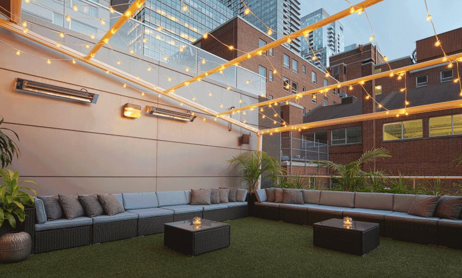 Warwick Le Crystal - Montreal