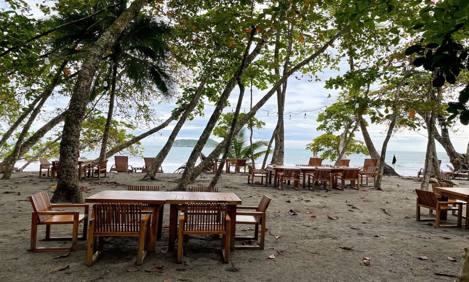 Arenas del Mar Beachfront & Rainforest Resort