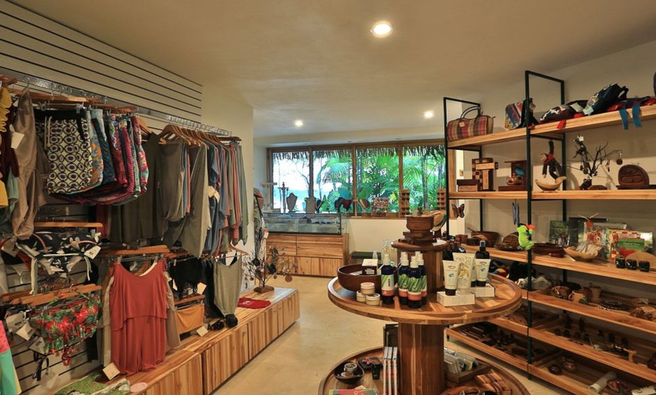 Arenas del Mar Beachfront & Rainforest Resort