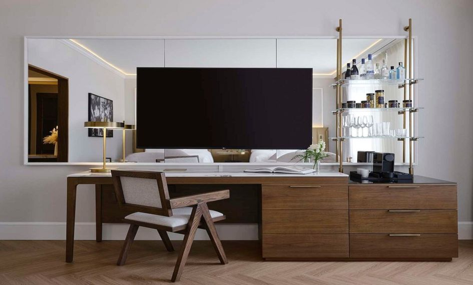 Vogue Hotel Montreal Downtown, Curio Collection by Hilton