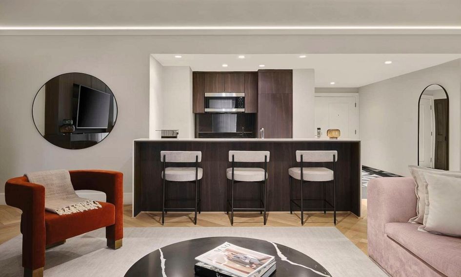 Vogue Hotel Montreal Downtown, Curio Collection by Hilton
