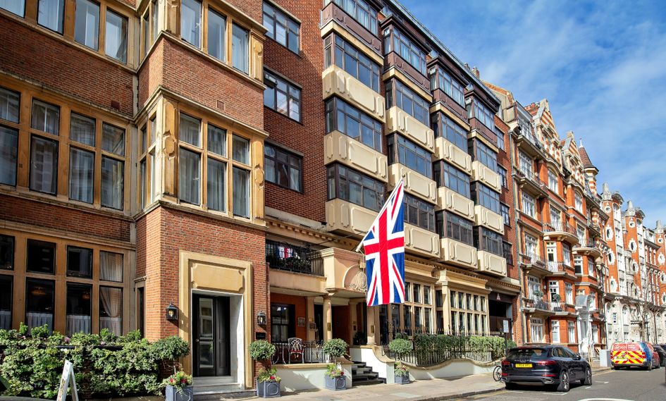 The Capital Hotel, Apartments & Townhouse