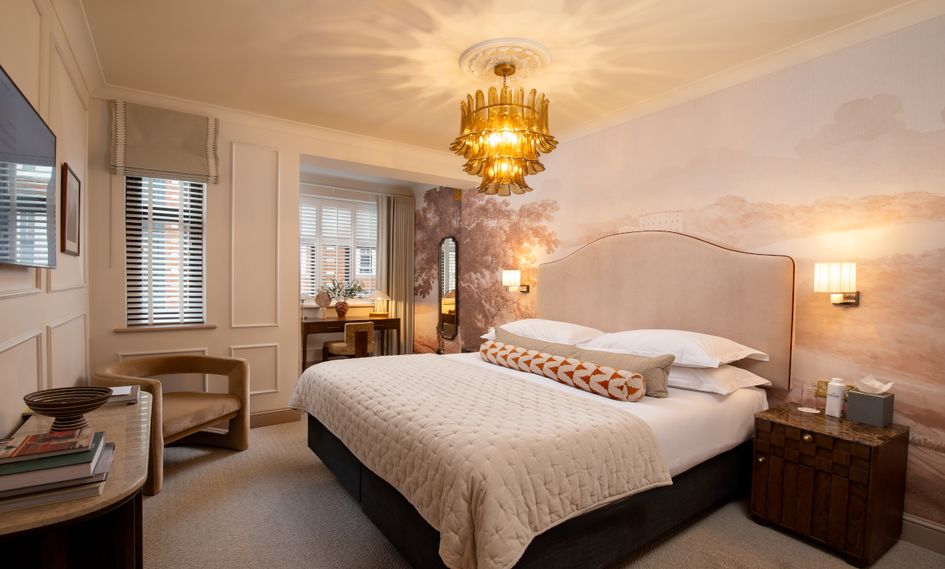 The Capital Hotel, Apartments & Townhouse