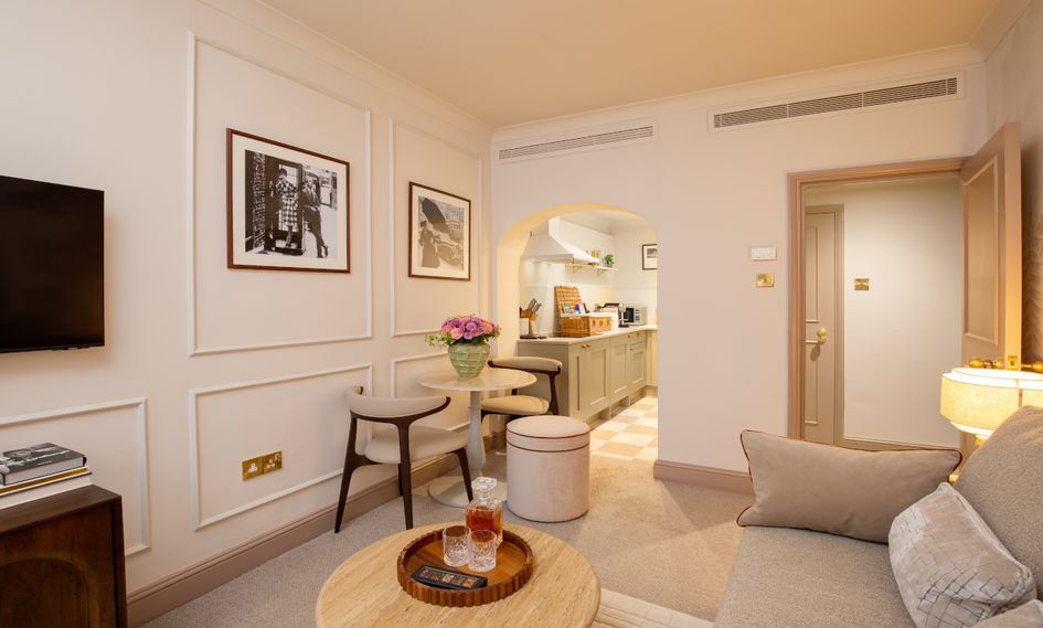 The Capital Hotel, Apartments & Townhouse