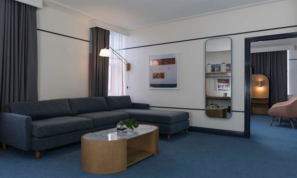 Hu. Hotel