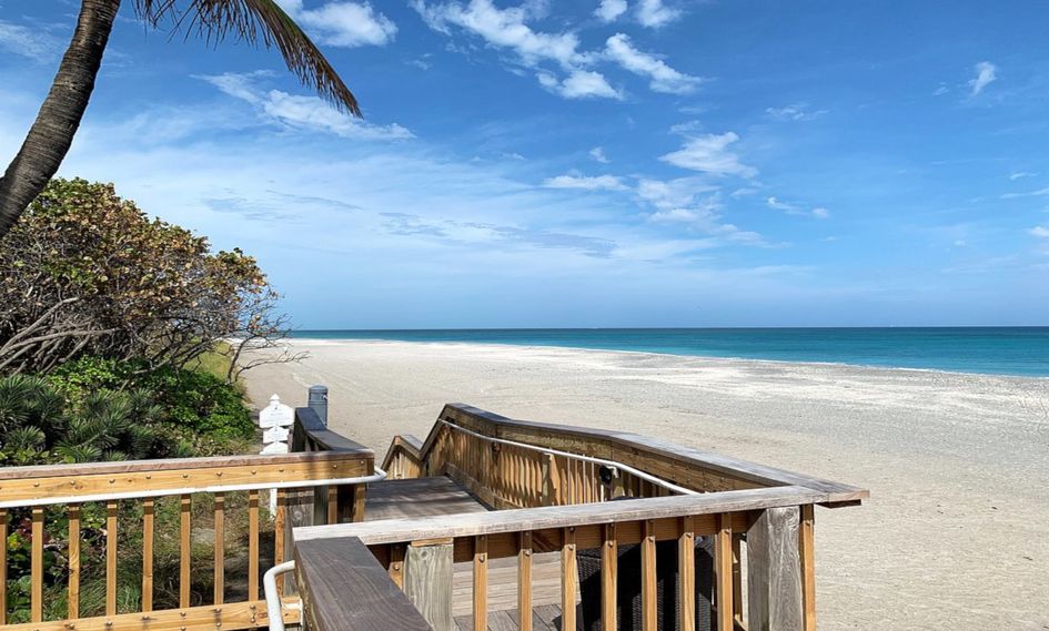 Jupiter Beach Resort & Spa