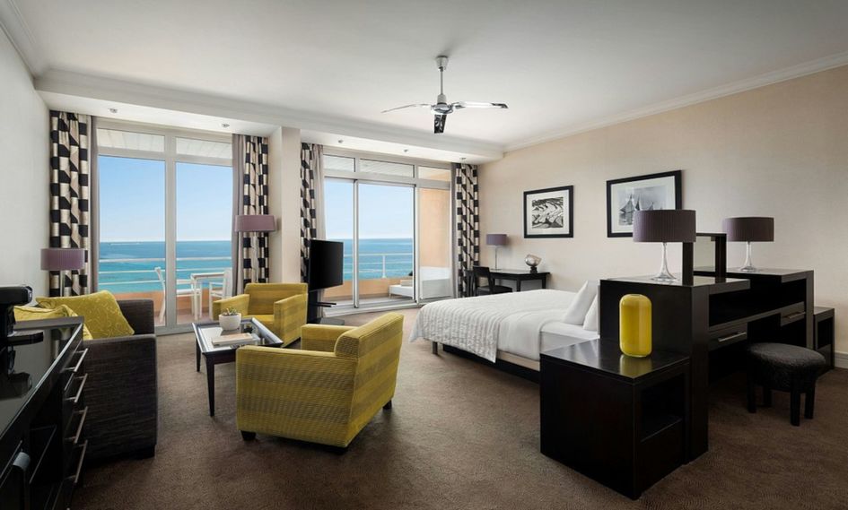Le Meridien Beach Plaza