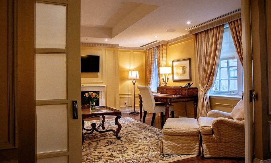 Windsor Arms Hotel