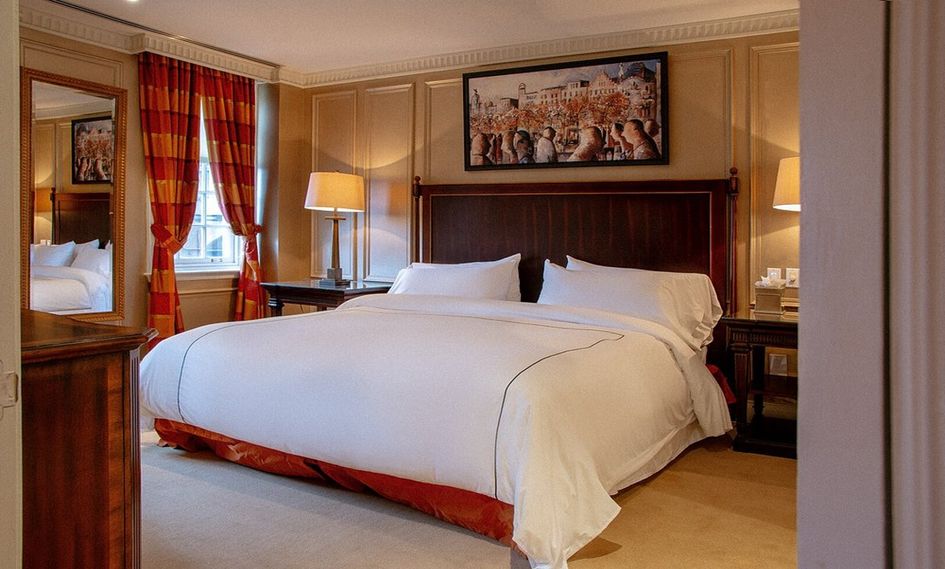 Windsor Arms Hotel